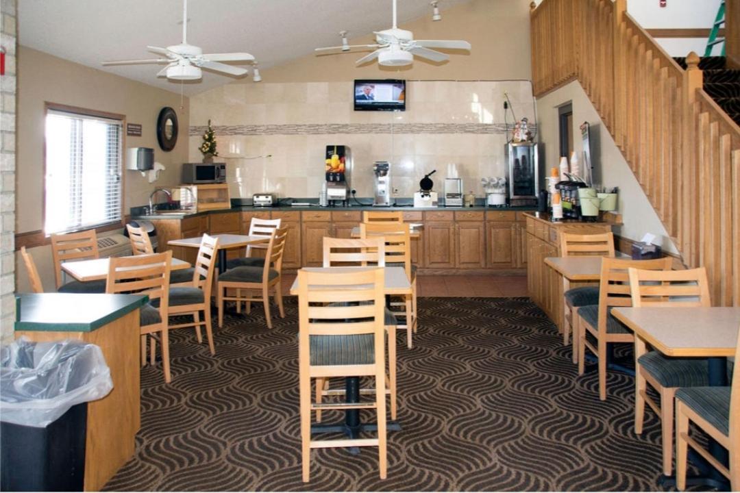Boarders Inn & Suites By Cobblestone Hotels - Wautoma ภายนอก รูปภาพ