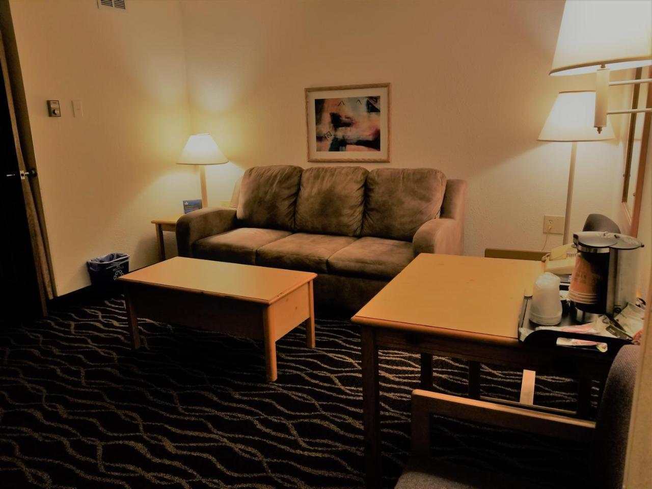 Boarders Inn & Suites By Cobblestone Hotels - Wautoma ภายนอก รูปภาพ